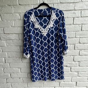 LANDS END SZ M TUNIC BLUE&WHITE V NECK LONG SLEEVE EUC EMBROIDERY DETAIL CLASSY